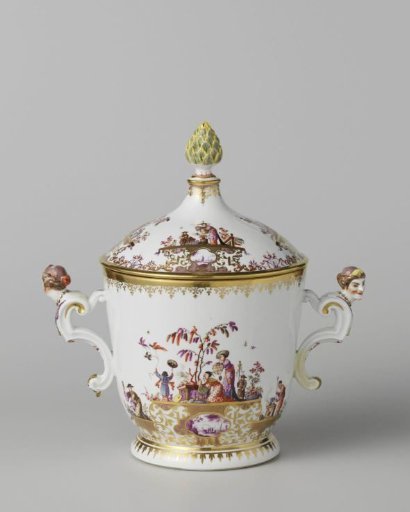 Lid, polychrome decorated with chinoiserie