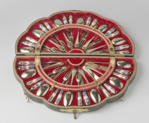 Case with twelve-piece cutlery