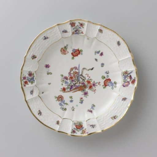 Round plate, multicolored painted with a Kakiemon decoration