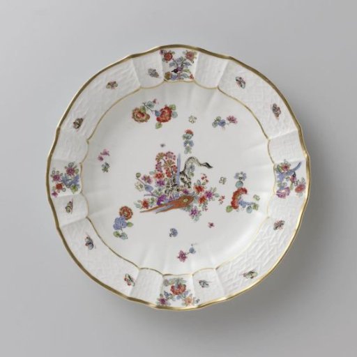 Round plate, multicolored painted with a Kakiemon decoration