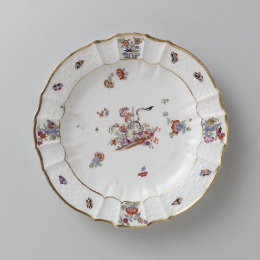 Round plate, multicolored painted with a Kakiemon decoration