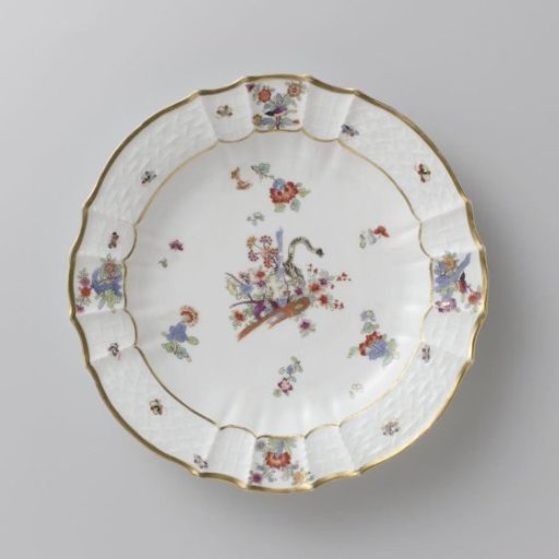 Round plate, multicolored painted with a Kakiemon decoration