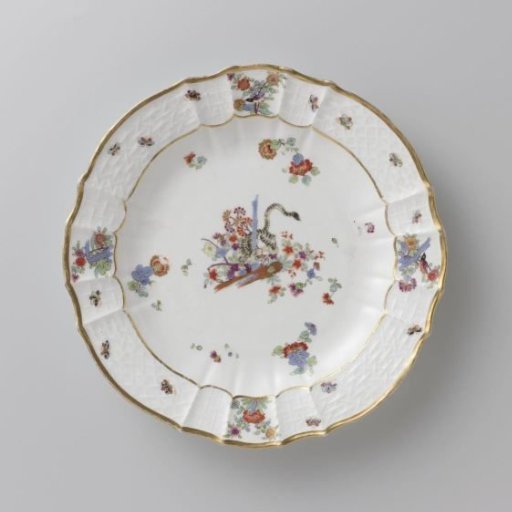 Round plate, multicolored painted with a Kakiemon decoration
