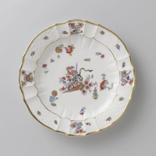Round plate, multicolored painted with a Kakiemon decoration