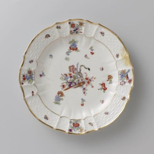 Round plate, multicolored painted with a Kakiemon decoration
