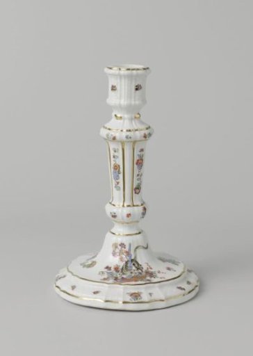 Candlestick, multicolored painted with a Kakiemon decoration