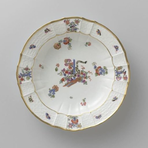 Soup Plate, Colorfully Painted with a Kakiemon Decoration