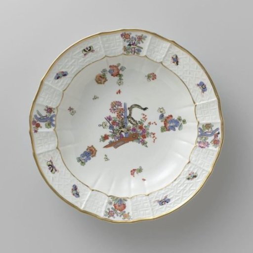 Soup Plate, Colorfully Painted with a Kakiemon Decoration