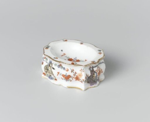 Salt cellar, multicolored painted with a Kakiemon decoration