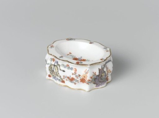 Salt cellar, multicolored painted with a Kakiemon decoration