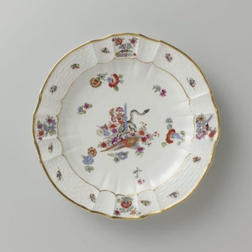 Round Plate, Colorfully Painted with a Kakiemon Decoration