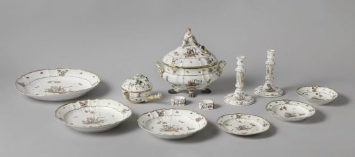 175 Pieces of a Service, Multicolored Painted with a Kakiemon Decoration
