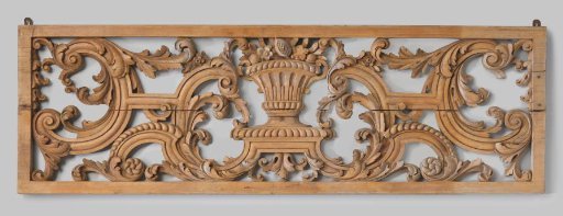 Transom with a fruit basket