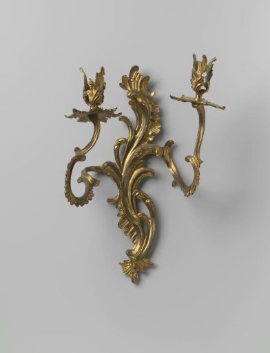 Wall Sconce of Gilded Copper, Decorated with C- and S-Volute-Shaped Acanthus Leaves