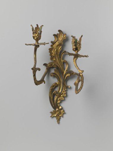 Wall Sconce of Gilded Copper, Decorated with C- and S-Volute-Shaped Acanthus Leaves