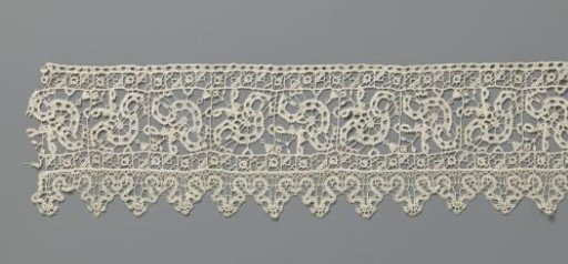 Border with Vases