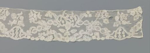 Strip of Bobbin Lace Cartouches between Diagonally Placed Twisted Bands