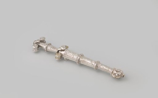 Ornamental dagger with hilt and scabbard of silver