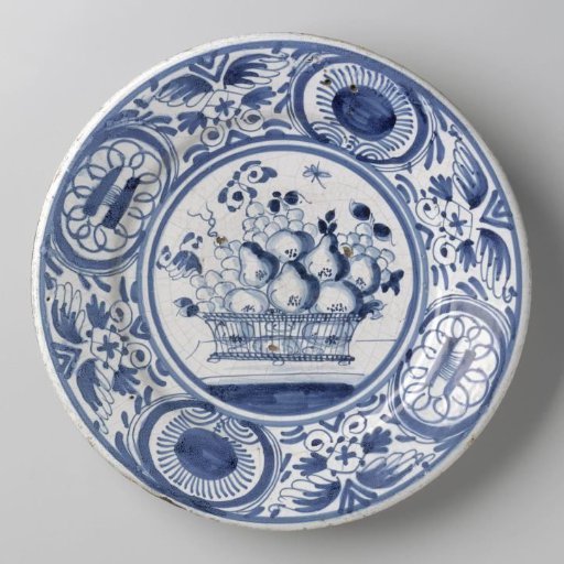 Dish of blue majolica