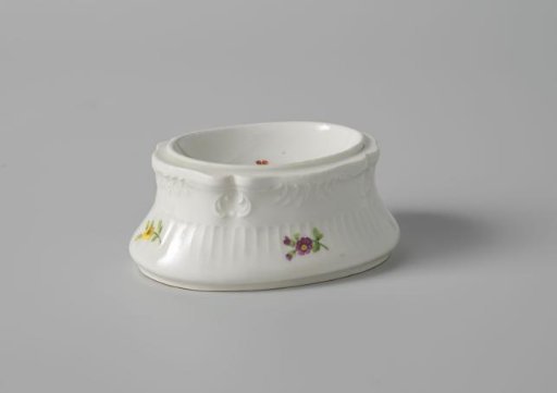 Salt cellar with bouquets and flower sprays