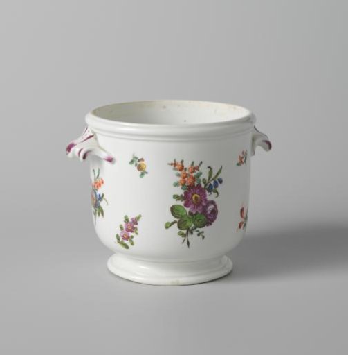 Jardiniere with bouquets and flower sprays