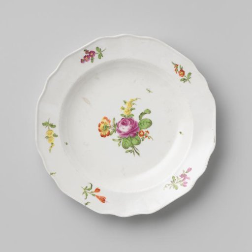 Plate with a bouquet and flower sprays