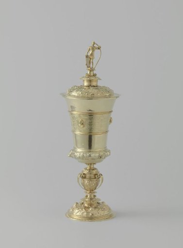 Tankard with lid