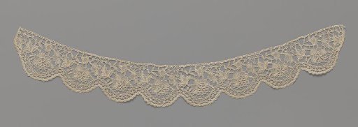 Collar of needle lace with wavy shell edge and a rose in each shell