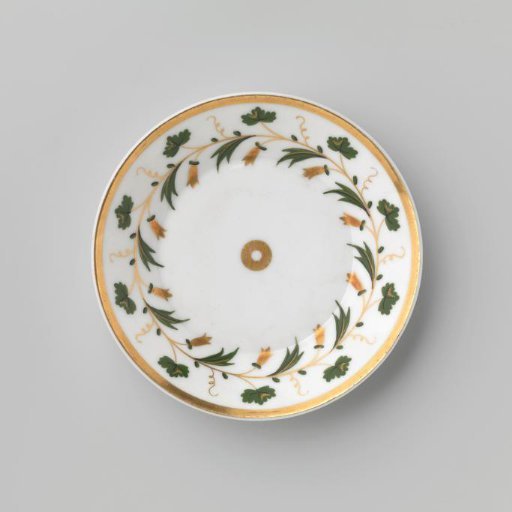 Saucer with a border of grapevines and flowers