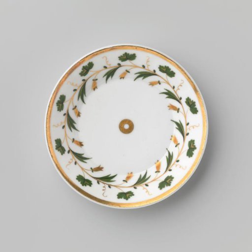 Saucer with a border of grapevines and flowers