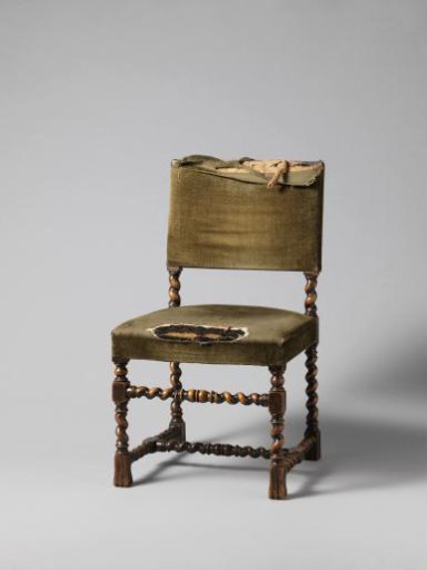 Chair in neo-Renaissance style with scrolled parts and upholstered seat