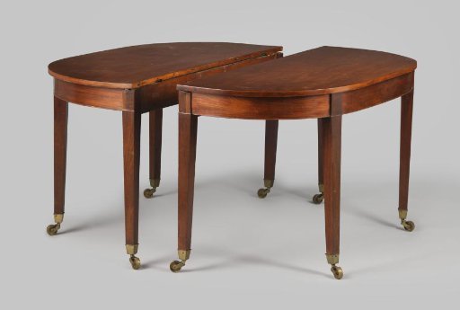 Coulisse table