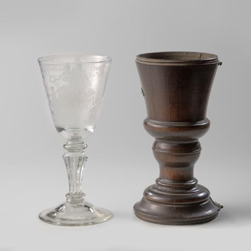 Goblet with the inscription: DER BURG'REN LIEFDE EN TROU IS'T VEILIGST SCHILT VOOR EEN/DIE VREDE EN VRIJHEIDT MINT EN BOOSHEIT DURFT VERTREE'N, with case