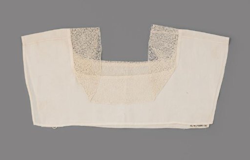 Chemisette of linen batiste with a neck strip of Binche lace