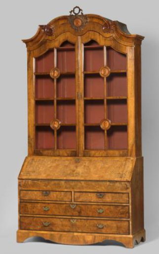 Writing desk with medallions of Princess Wilhelmina of Prussia and her three children