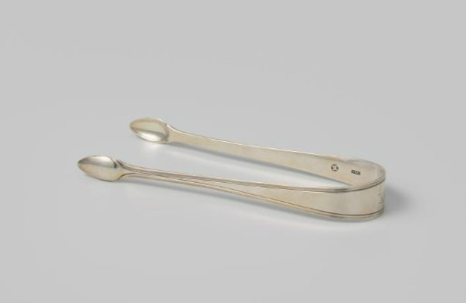 Sugar tongs with the Clifford crest