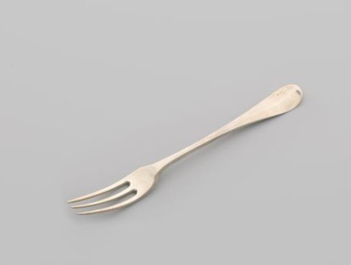 Dessert fork with the Clifford helm badge