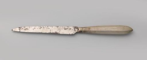 Knife with a pointed, longitudinally grooved handle