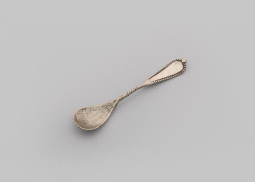 Salt spoon of silver