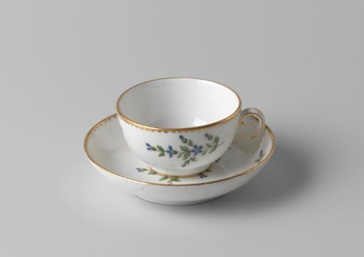 Saucer with flower sprays