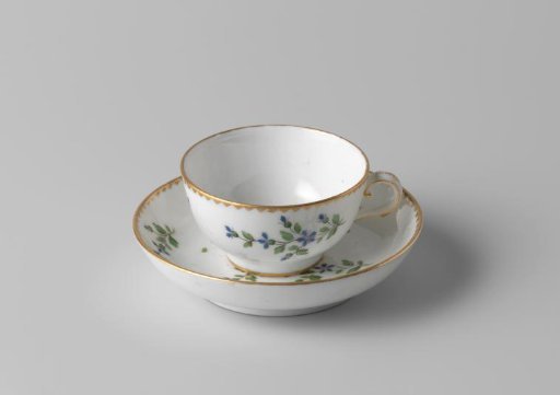 Saucer with flower sprays