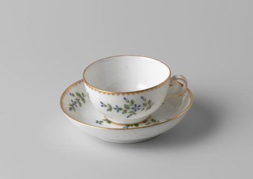 Saucer with flower sprays