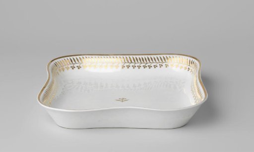 Dish with stylized floral scrolls