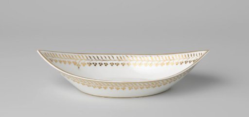 Dish with stylized floral scrolls