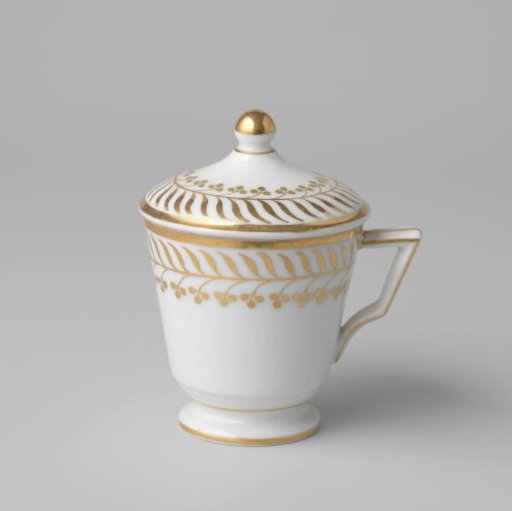 Cover of a cup (pot de crème) with stylized floral scrolls