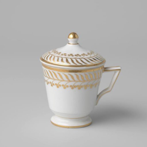 Cover of a cup (pot de crème) with stylized floral scrolls
