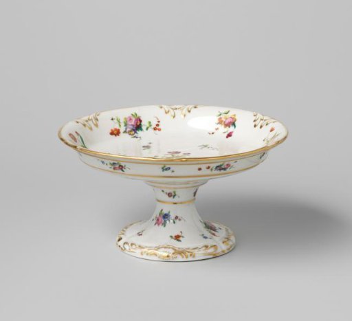 Tazza (Dish on Foot) with Bouquets and Flower Sprays