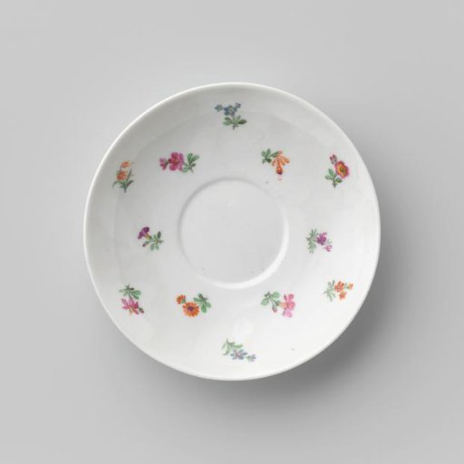 Saucer with flowers