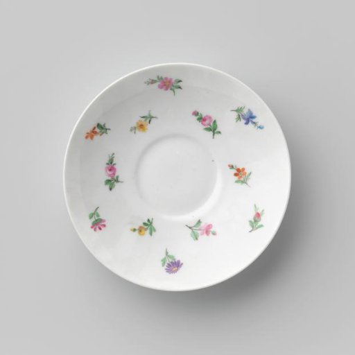 Saucer with flowers