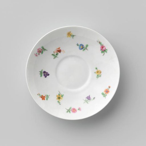 Saucer with flowers